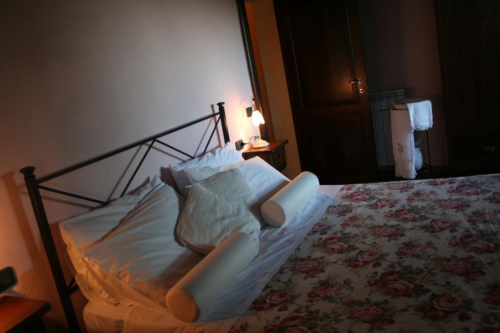 セッジャーノ Antico Casale Pozzuoloヴィラ 部屋 写真