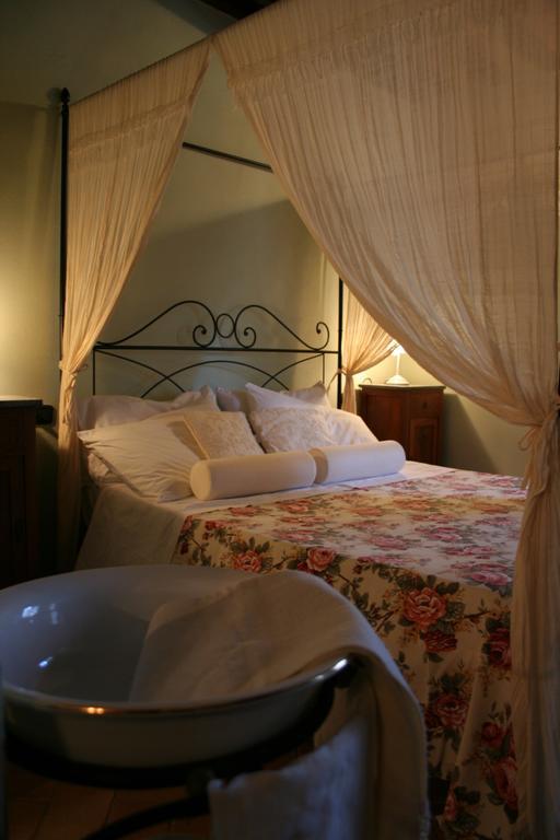セッジャーノ Antico Casale Pozzuoloヴィラ 部屋 写真